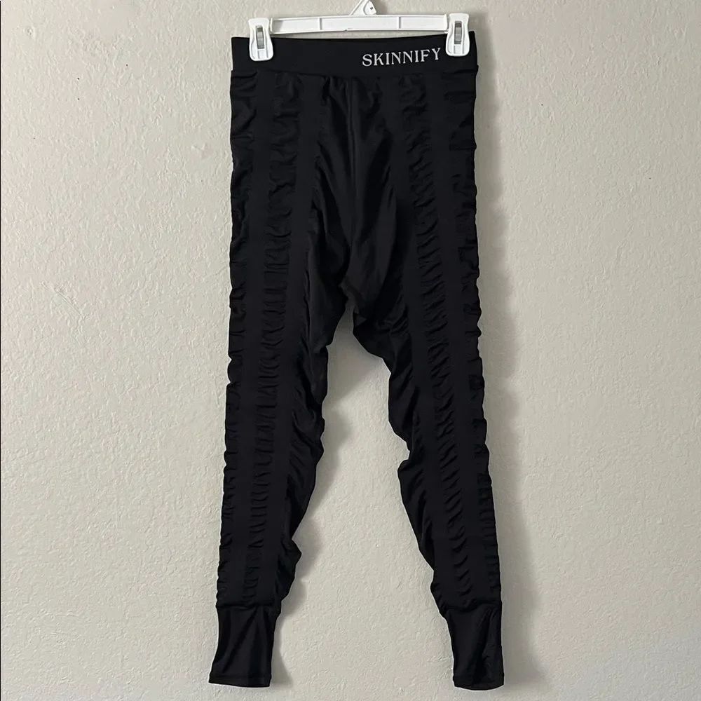 Like New! SKINNIFY High Waist Resistant Band Workout Leggings Black L
